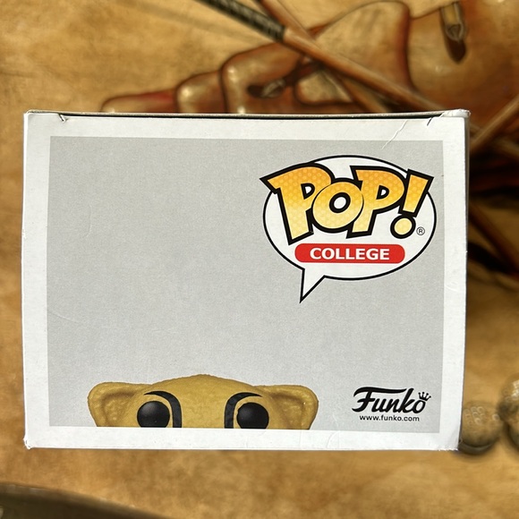 Butch T Washington  State WSU Cougars Funko Pop - Picture 5 of 5